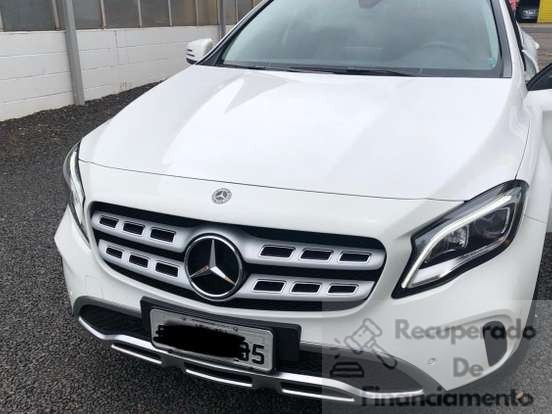 MERCEDES-BENZ GLA 200 1.6 CGI FLEX ADVANCE 7G-DCT