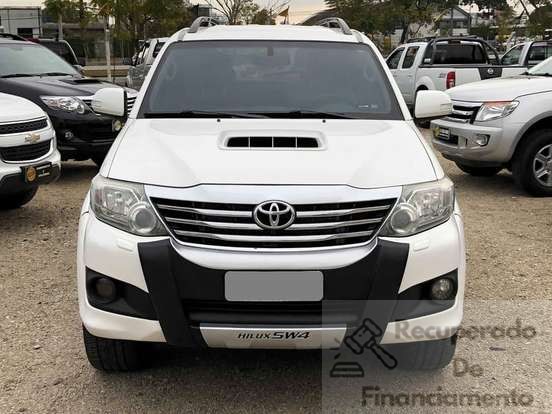 TOYOTA HILUX SW4 3.0 SRV 4X4 7 LUGARES 16V TURBO INTERCOOLER DIESEL 4P AUTOMÁTICO